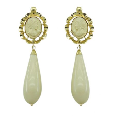 Pendientes arquillo color marfil tallados y calados oro 18k