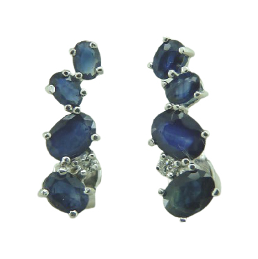 Pendientes largos garras 4 zafiros y diamantes oro blanco 18k