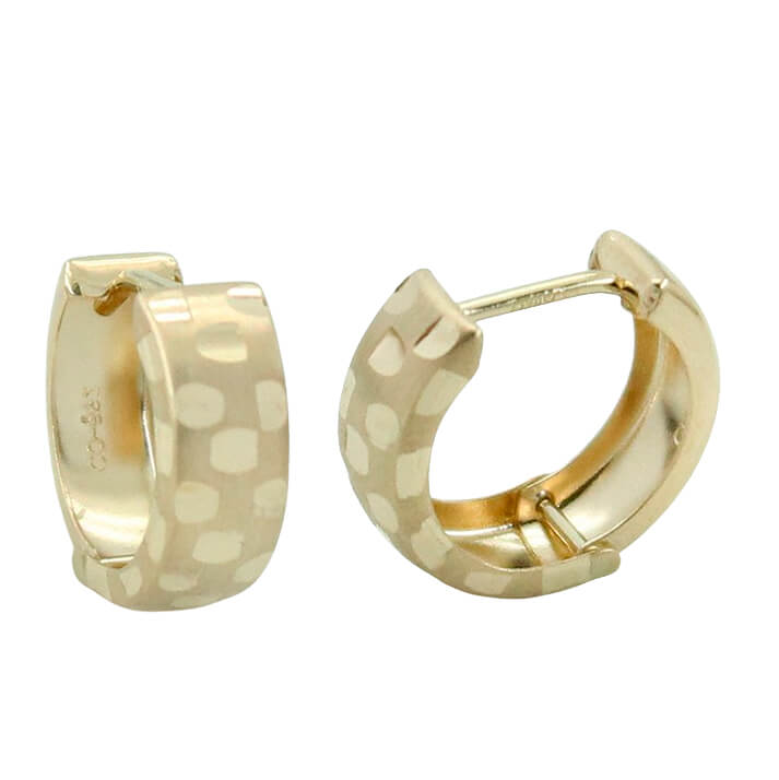 Aros huggies tallados mate brillo oro 18k