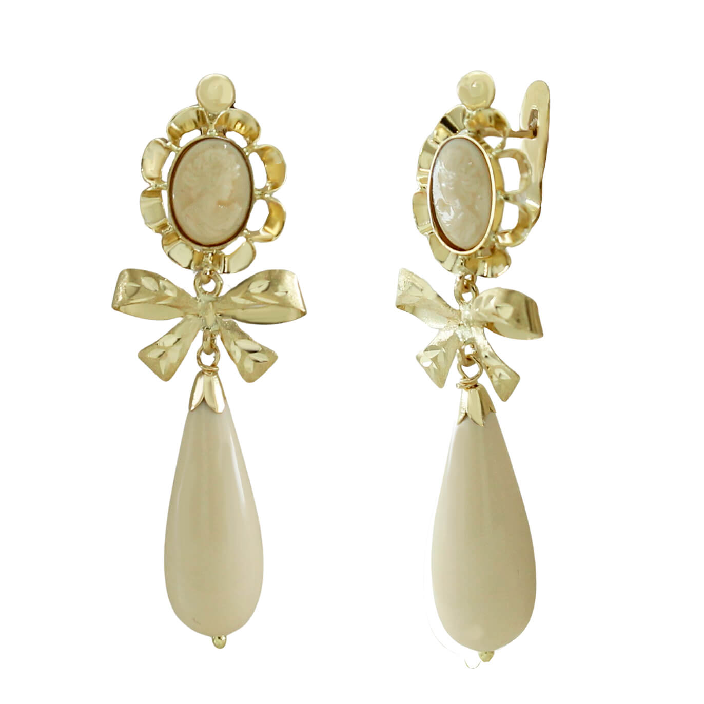 Pendientes chupon y moña color marfil oro 18k