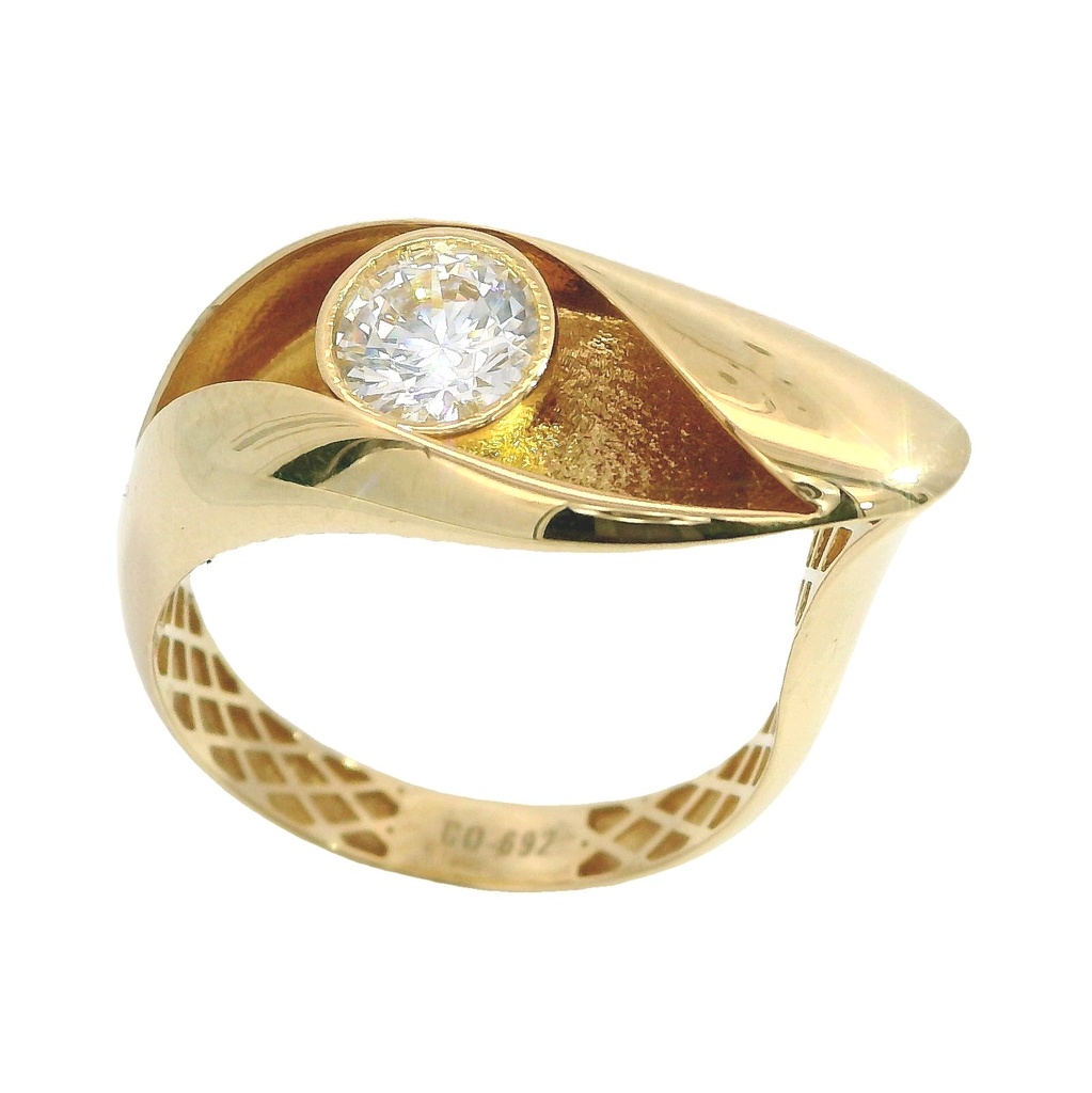 Anillo hoja con circonita de 5mm.en oro de 18k