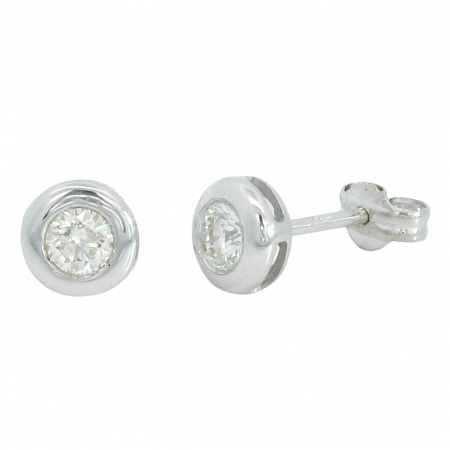 Pendientes chaton de 6mm. con diamante en oro blanco de 18k