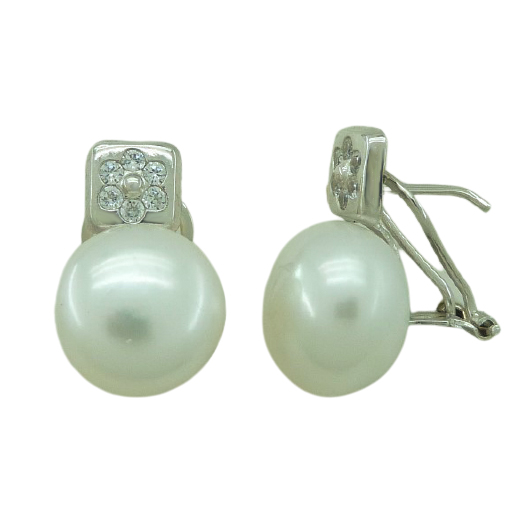 Pendientes perla boton omega en oro blanco de 18k