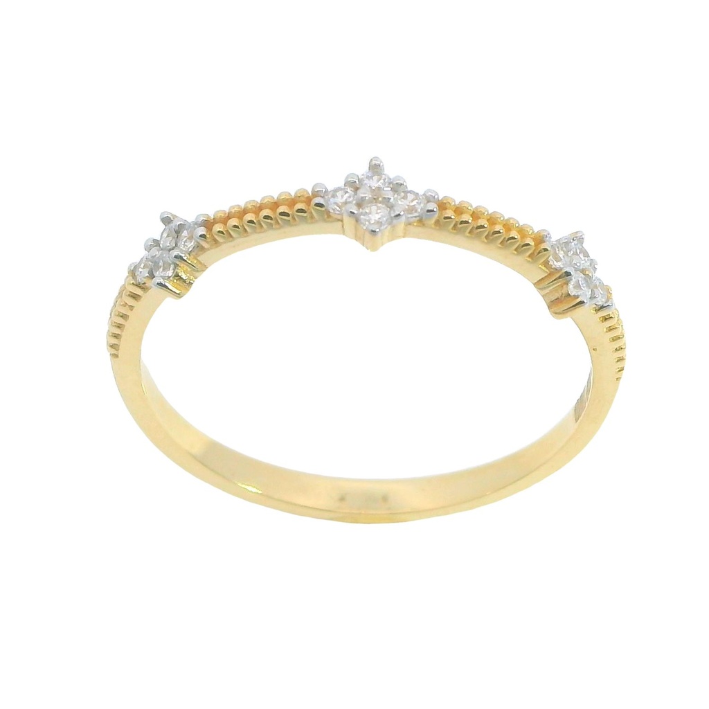 Anillo con tres rosetas de piedras en oro de 18k