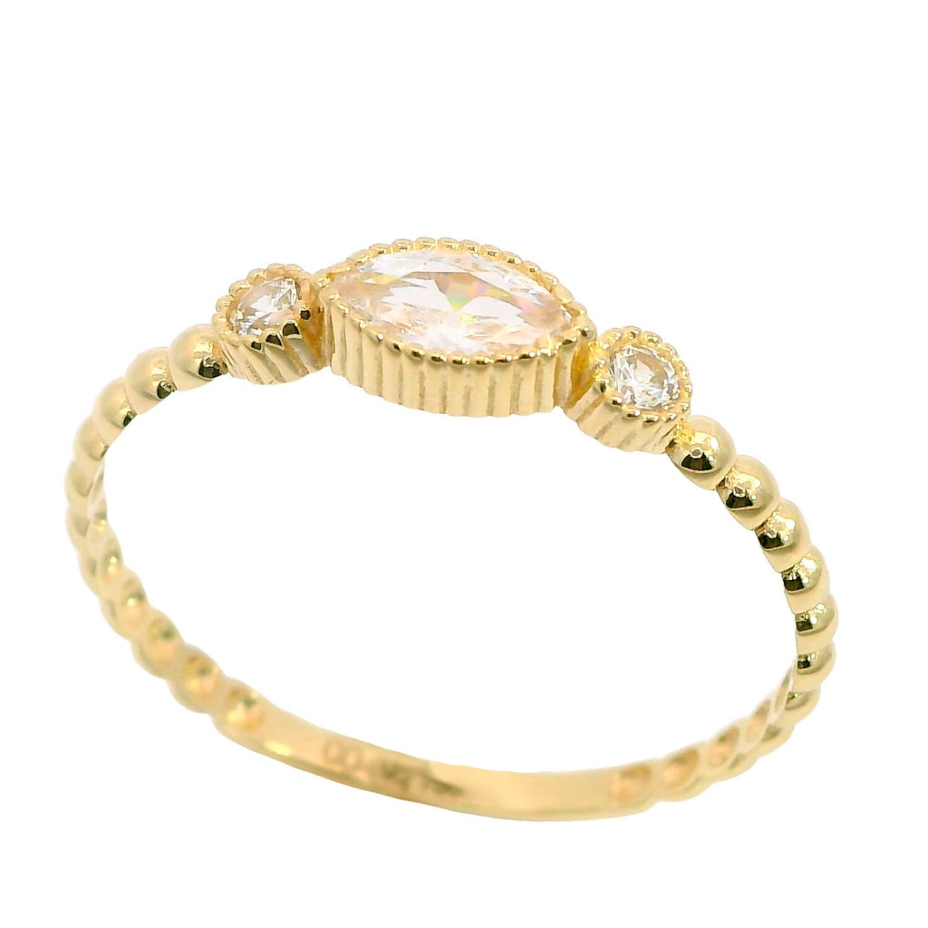 Anillo piedra oval y chatones en oro 18k